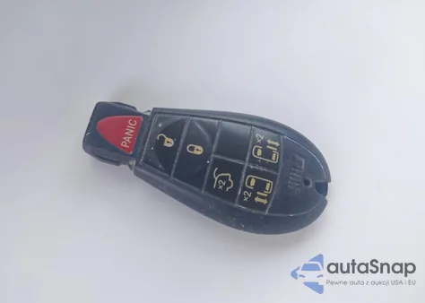 2011 Chrysler Town & Country Touring z USA, uszkodzony, nr VIN 2A4RR5DG0BR697948